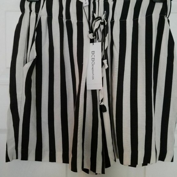 NWT BCBGeneration Shorts - Picture 3 of 4
